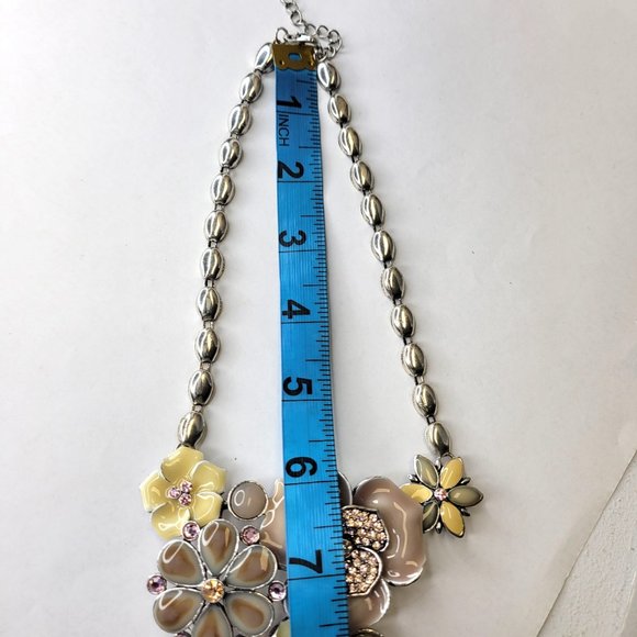 Floral Necklace Enamel Statement Necklace and Earrings Set - Picture 7 of 14